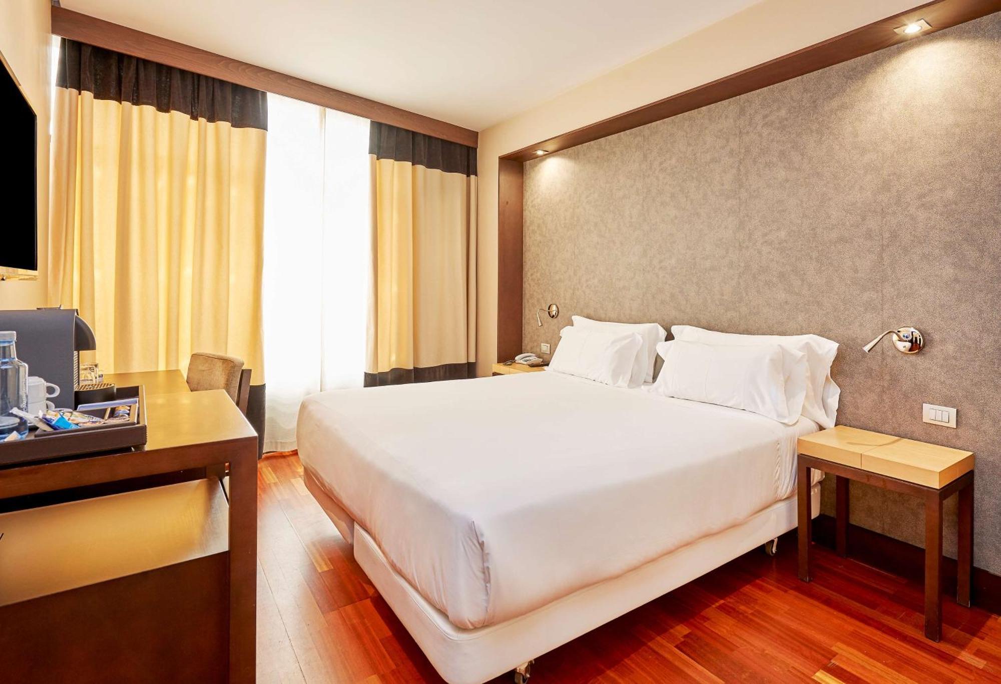 Hotel Nh Plaza De Armas Sevilla