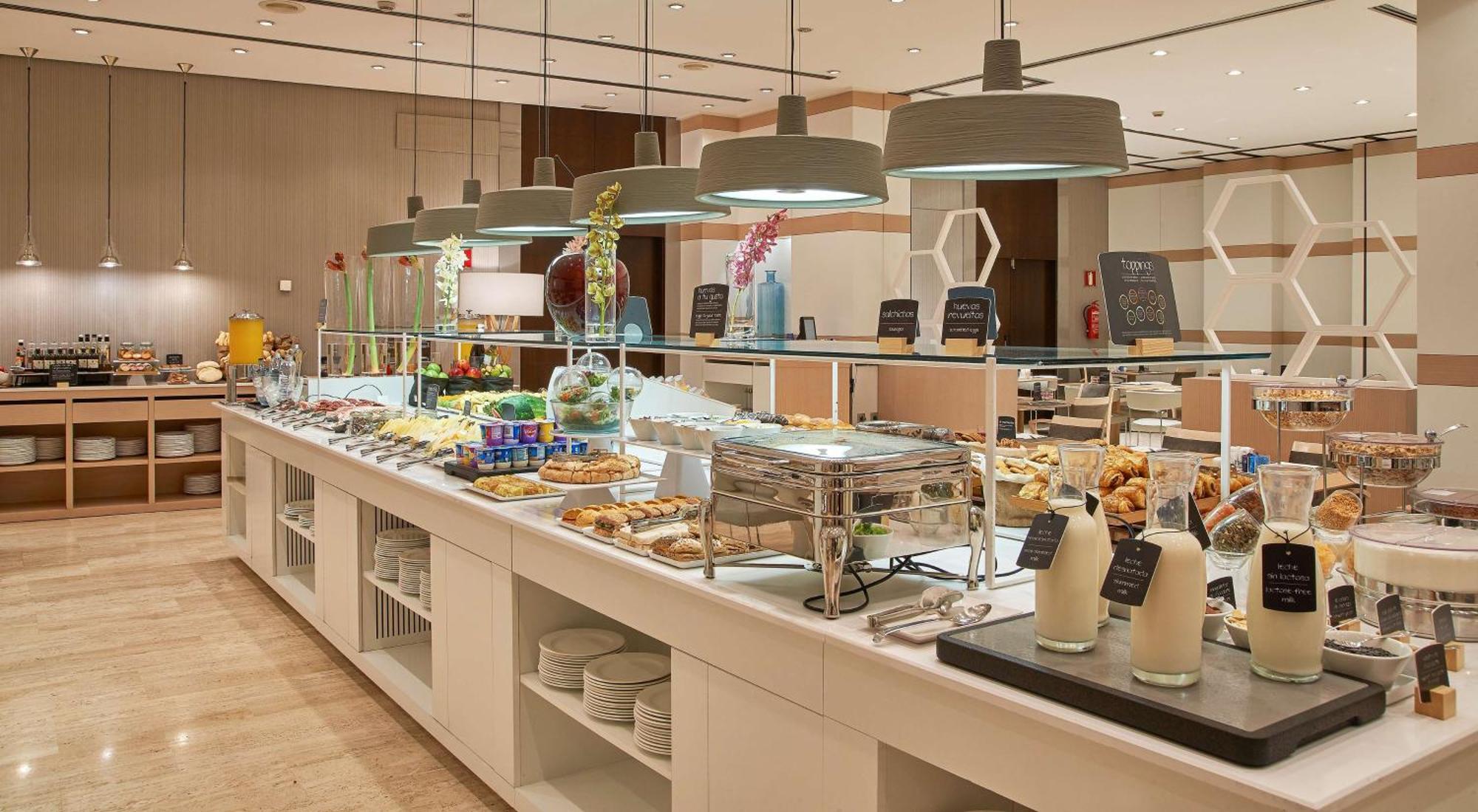 Nh Plaza De Armas Hotel 4*