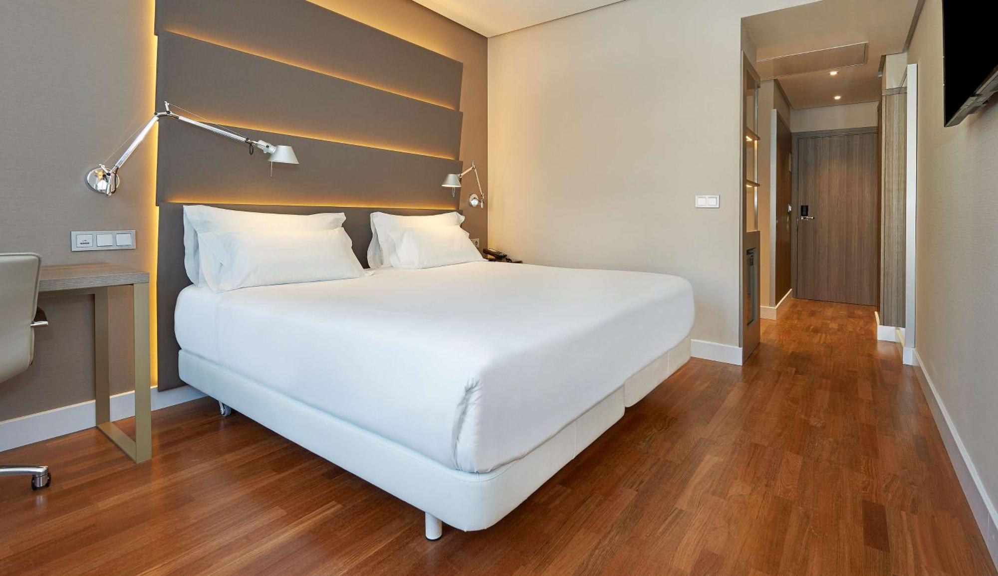 Nh Plaza De Armas Hotel