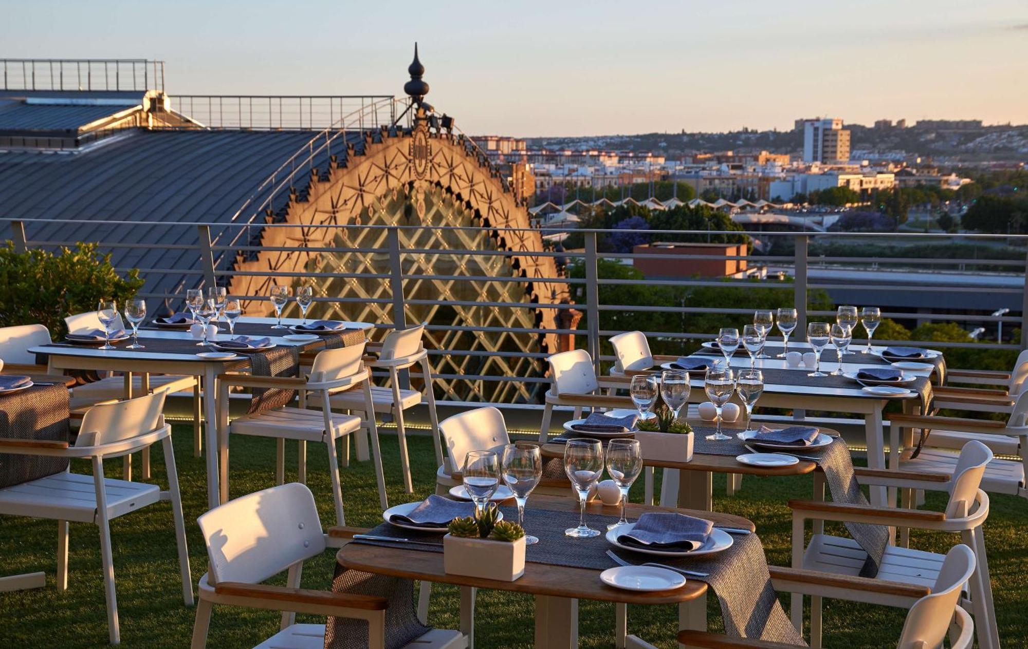 Hotel Nh Plaza De Armas 4*