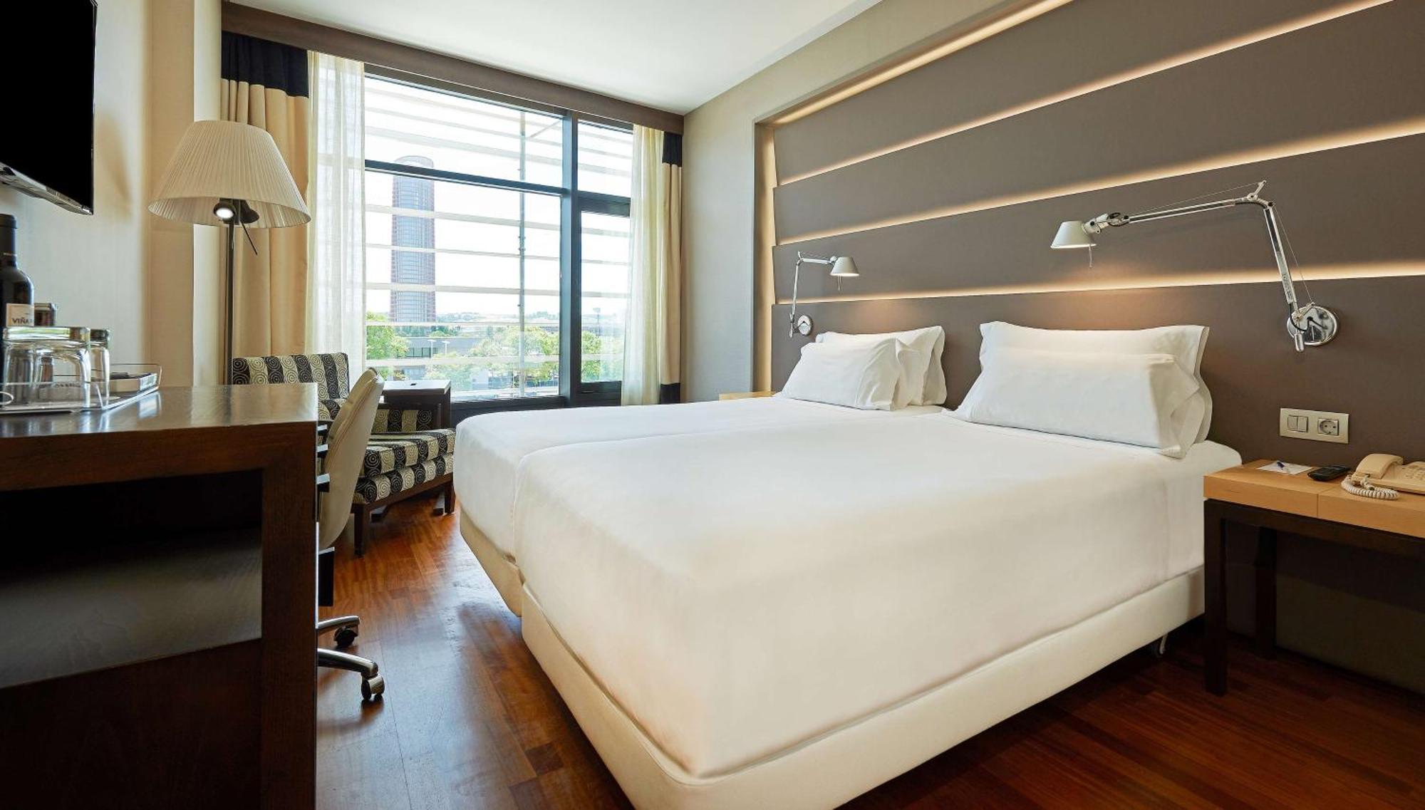 Nh Plaza De Armas 4* Siviglia
