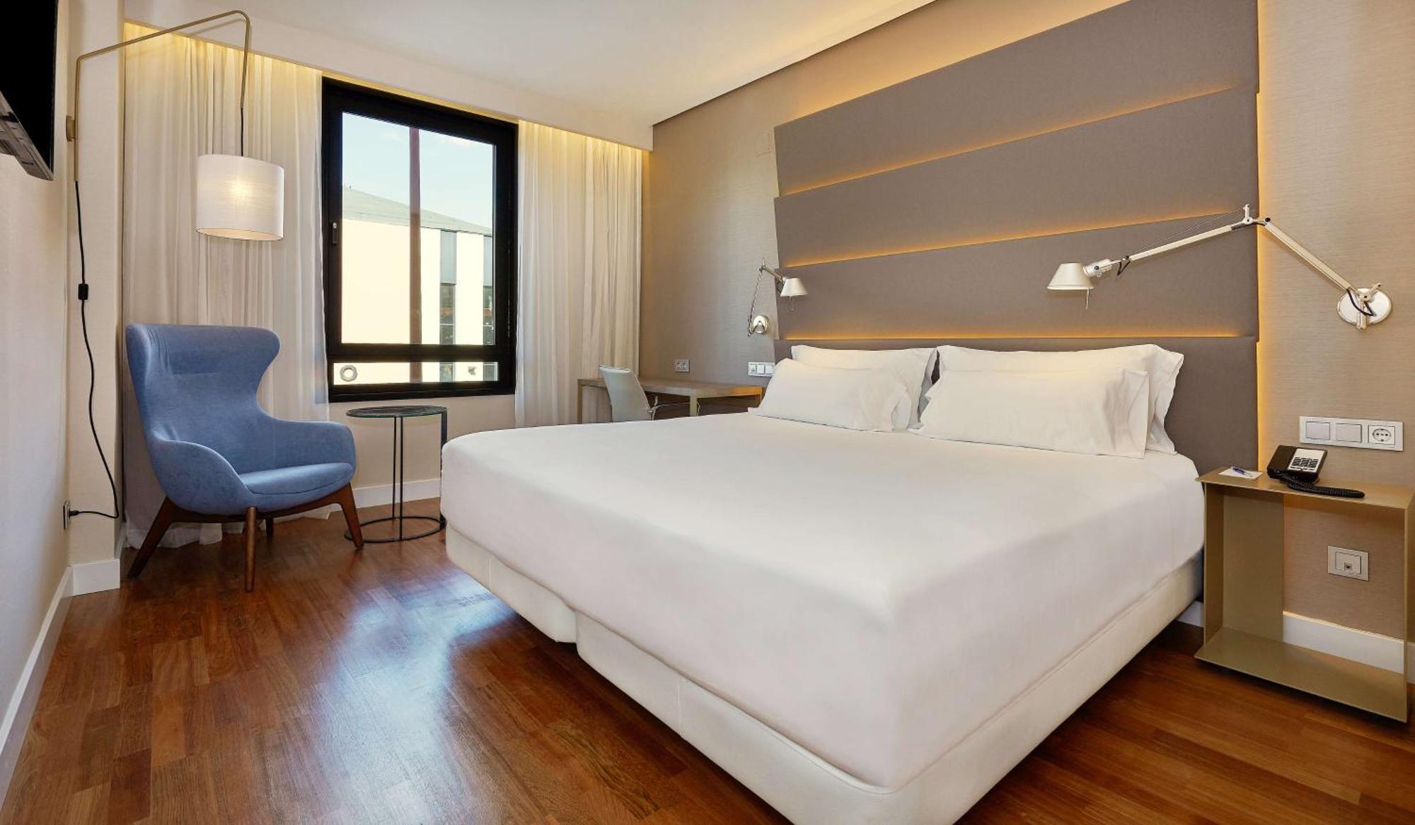 Nh Plaza De Armas Hotel